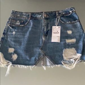 ZARA distressed denim ladies short skirt Sz.L